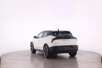 https://vehicle.imgix.net/4418644/8eaada41-a175-40c7-a672-4fc3d8d76a92.jpg