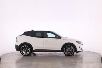 https://vehicle.imgix.net/4418644/f2204d5a-fcf8-4571-a7b5-8116d928bb40.jpg