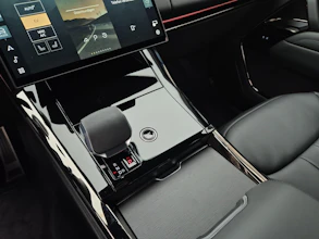 https://vehicle.imgix.net/4418860/2ba5ab47-57a2-432e-b2e1-a80f46ab5465.jpg