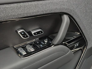 Fahrzeugbild LAND ROVER Range Rover Sport 3.0 I6 P550e Autobiography