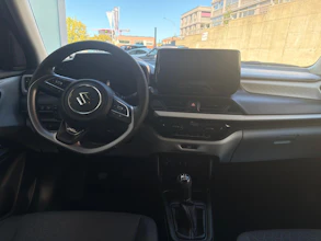 https://vehicle.imgix.net/4418894/9aa9a4b2-dd42-461f-931e-745bc96f9399.jpg