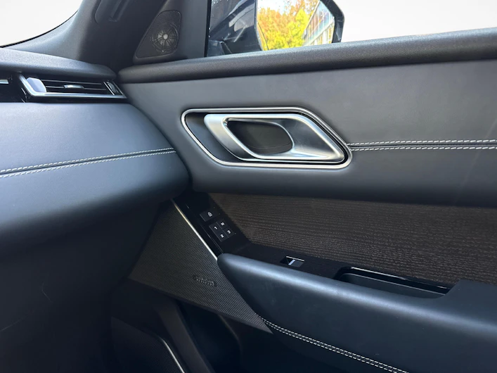 Fahrzeugbild LAND ROVER RANGE ROVER VELAR