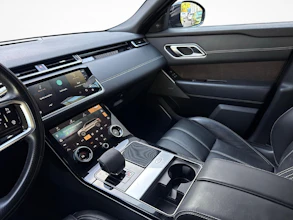 https://vehicle.imgix.net/4418900/692f369a-770d-4145-be95-b2b6c799fbf8.jpg