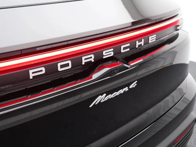 Porsche Macan 4