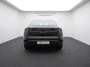 PORSCHE Macan 4