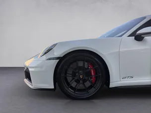 PORSCHE 911 Carrera GTS