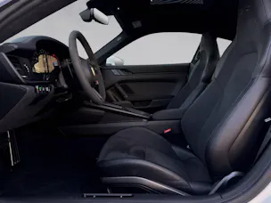 PORSCHE 911 Carrera GTS