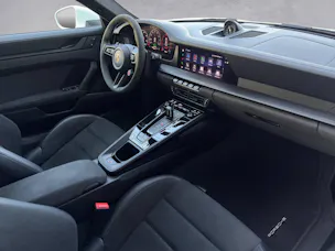 PORSCHE 911 Carrera GTS
