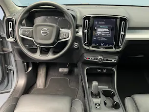 VOLVO XC40 2.0 B4 MH Momentum AWD