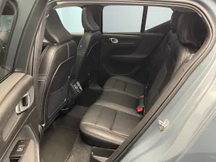 VOLVO XC40 2.0 B4 MH Momentum AWD