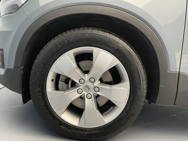 Volvo XC40 2.0 B4 MH Momentum AWD