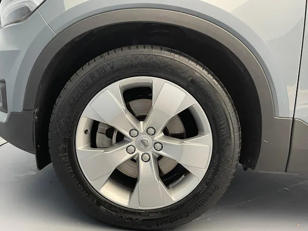 Volvo XC40 2.0 B4 MH Momentum AWD