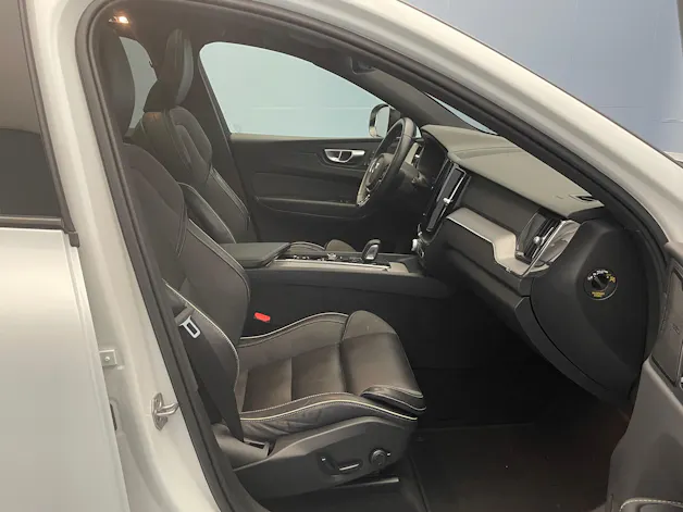 Volvo XC60 2.0 T8 TE R-Design eAWD