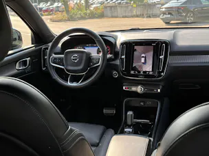 VOLVO XC40 2.0 T5 R-Design AWD