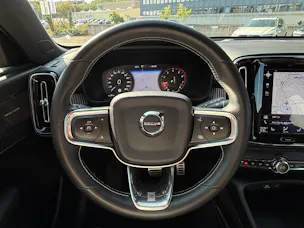 VOLVO XC40 2.0 T5 R-Design AWD