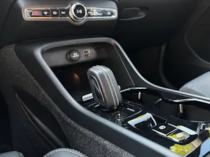VOLVO XC40 2.0 T5 R-Design AWD