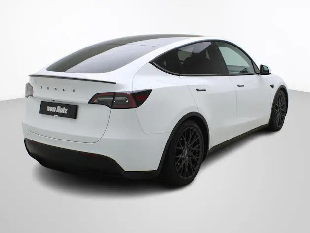 Tesla Model Y Long Range Dual AWD