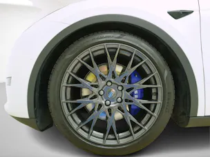 Tesla Model Y Long Range Dual AWD
