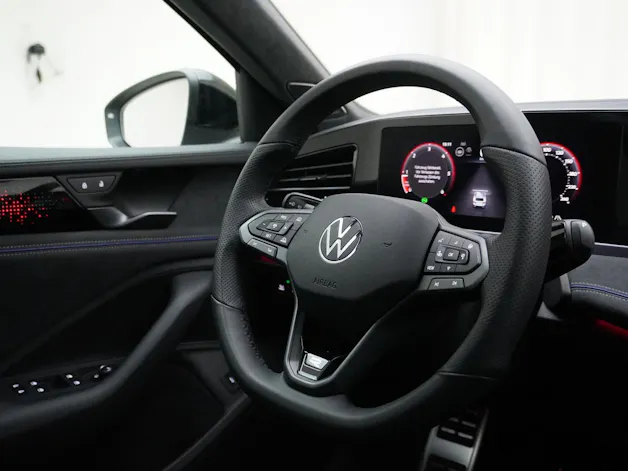 VW Passat Variant 2.0 TDI DSG R-Line 4Motion