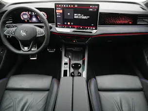 VW Passat Variant 2.0 TDI DSG R-Line 4Motion