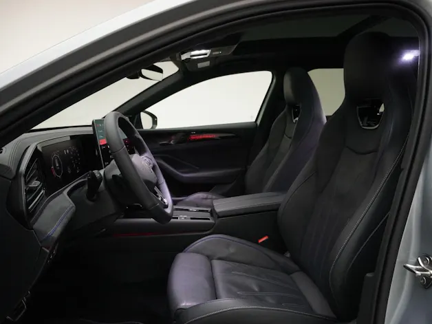 VW Passat Variant 2.0 TDI DSG R-Line 4Motion