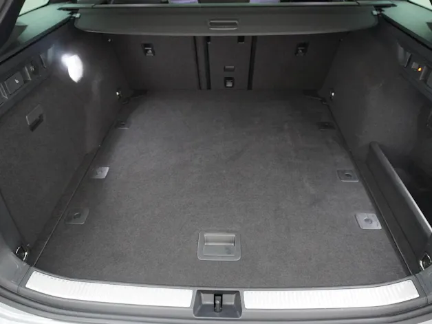 VW Passat Variant 2.0 TDI DSG R-Line 4Motion