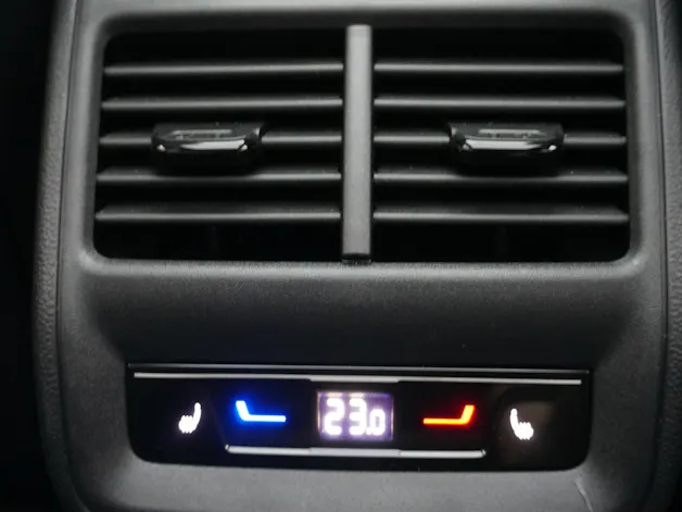 VW Passat Variant 2.0 TDI DSG R-Line 4Motion