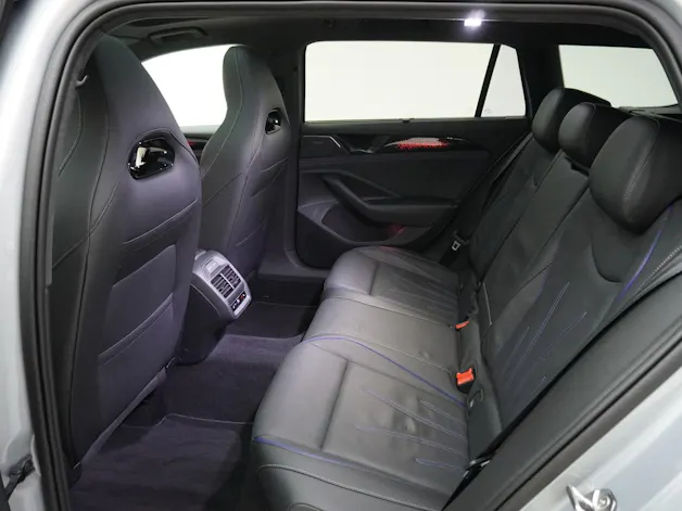 VW Passat Variant 2.0 TDI DSG R-Line 4Motion