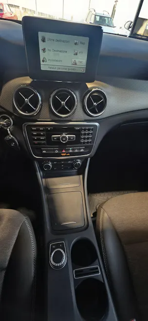 MERCEDES-BENZ GLA 200 CDI Swiss Star Edition Style 4Matic 7G-DCT