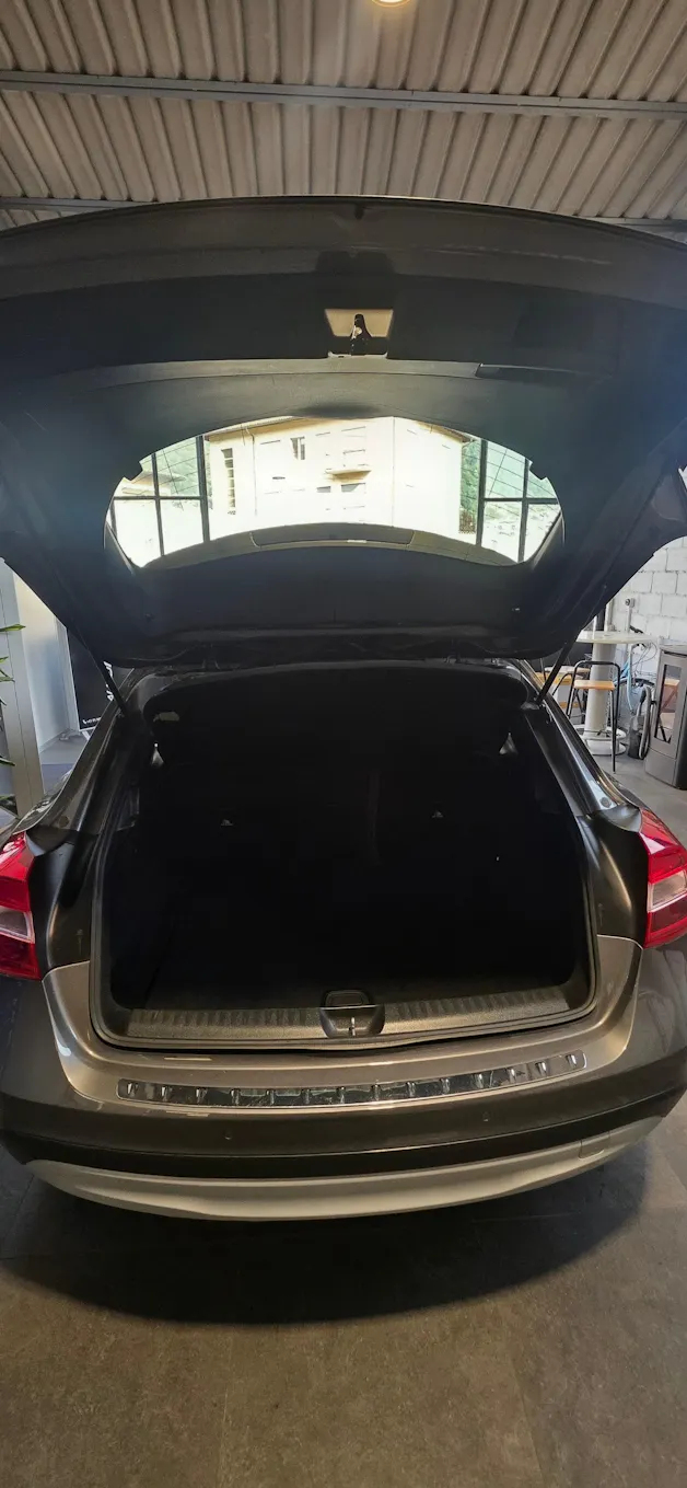 MERCEDES-BENZ GLA 200 CDI Swiss Star Edition Style 4Matic 7G-DCT