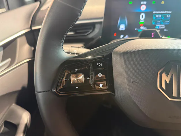 MG 3 1.5 Hybrid Luxury Aut.