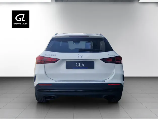 Mercedes-Benz GLA 220 4Matic 8G-DCT