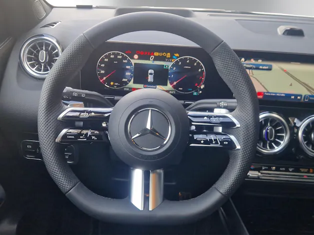 Mercedes-Benz GLA 220 4Matic 8G-DCT