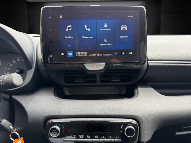 Mazda 2 Hybrid Centre-line