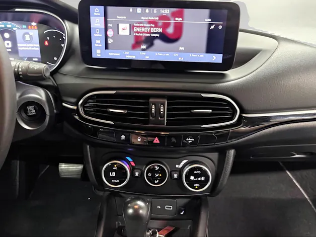 Fiat Tipo Hybrid 1.5 Cross