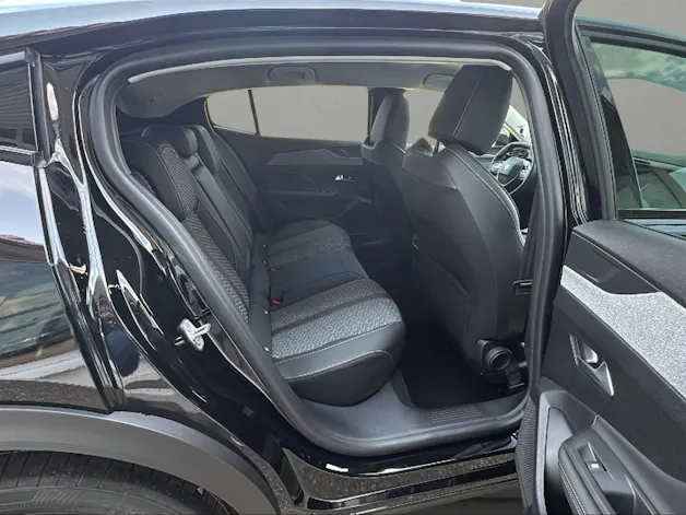 Peugeot 408 1.2 HEV 145 Allure
