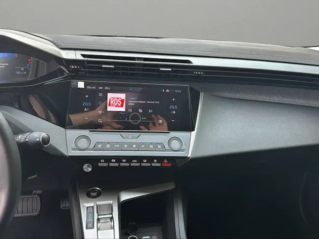 Peugeot 408 1.2 HEV 145 Allure
