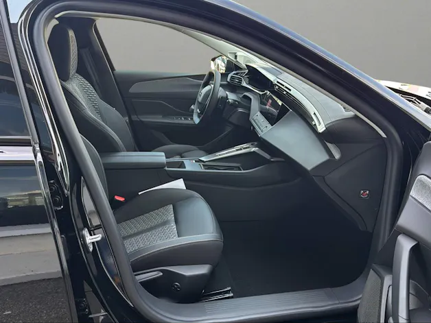 Peugeot 408 1.2 HEV 145 Allure