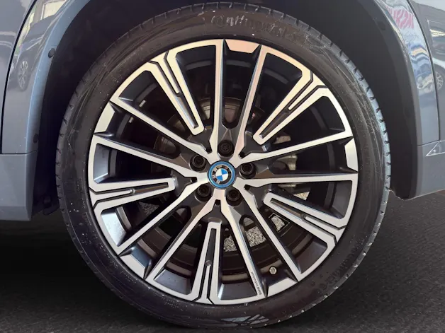 BMW iX1 30 xDrive M SPORT