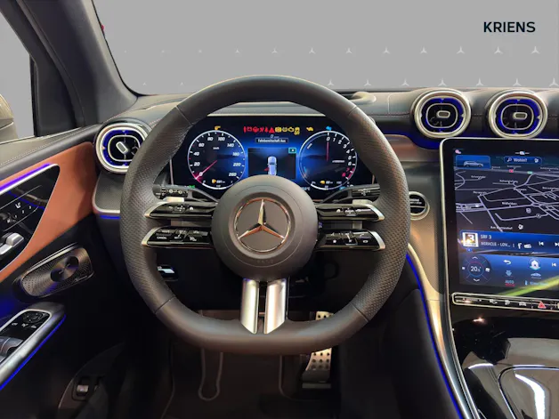 Mercedes-Benz GLC 300 e 4M - AMG / DISTRONIC / 360 Grad Kamera / Head-Up Display