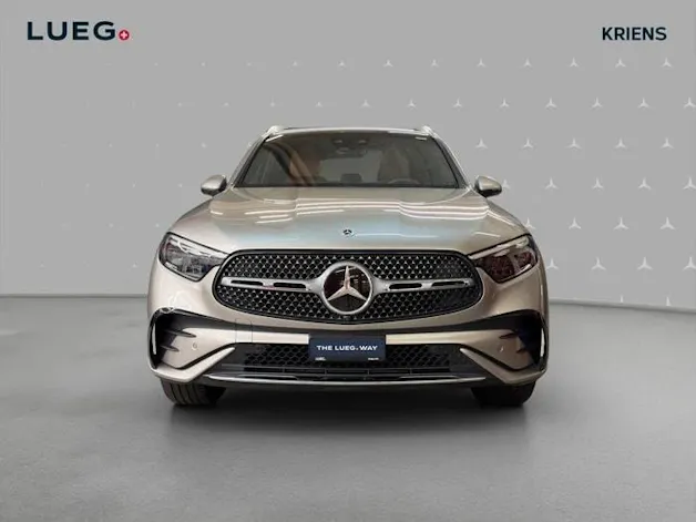 Mercedes-Benz GLC 300 e 4M - AMG / DISTRONIC / 360 Grad Kamera / Head-Up Display