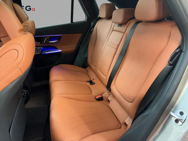 Mercedes-Benz GLC 300 e 4M - AMG / DISTRONIC / 360 Grad Kamera / Head-Up Display