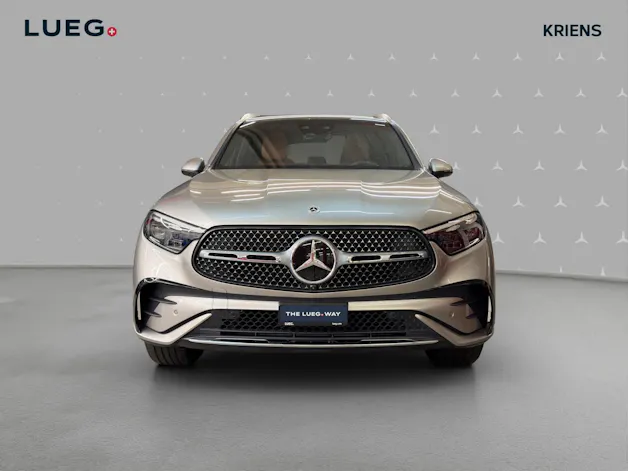 Mercedes-Benz GLC 300 e 4M - AMG / DISTRONIC / 360 Grad Kamera / Head-Up Display