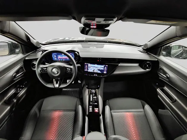 Alfa Romeo Junior 1.2T MHEV Junior TI Tech DCT6 145 PS