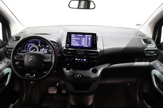 https://vehicle.imgix.net/4419422/3b40c985-737d-4f3c-95b0-09100ac59e04.JPG