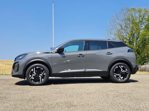 Peugeot 2008 e-Allure 156cv 8 ans de garantie)