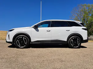 Peugeot 5008 Long Range e-Allure 230cv (8 ans de garantie)