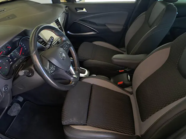 Opel Crossland X 1.2 T Ultimate 110cv automatique - crochet