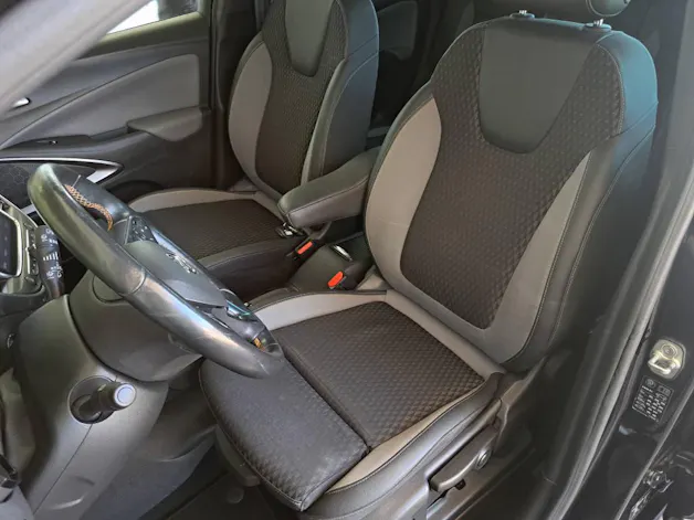 Opel Crossland X 1.2 T Ultimate 110cv automatique - crochet
