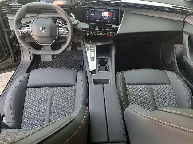 Peugeot 408 1.6 PHEV 240cv Allure